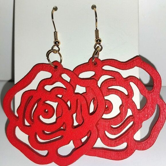 Gorgeous hollow rose wooden earrings - Picture 2 of 5